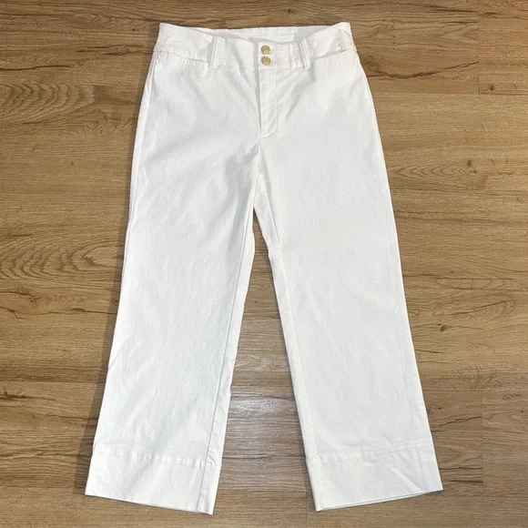 Trapunto Straight Leg
Cropped Pants | Chico's | Size 2 - Picture 6 of 10